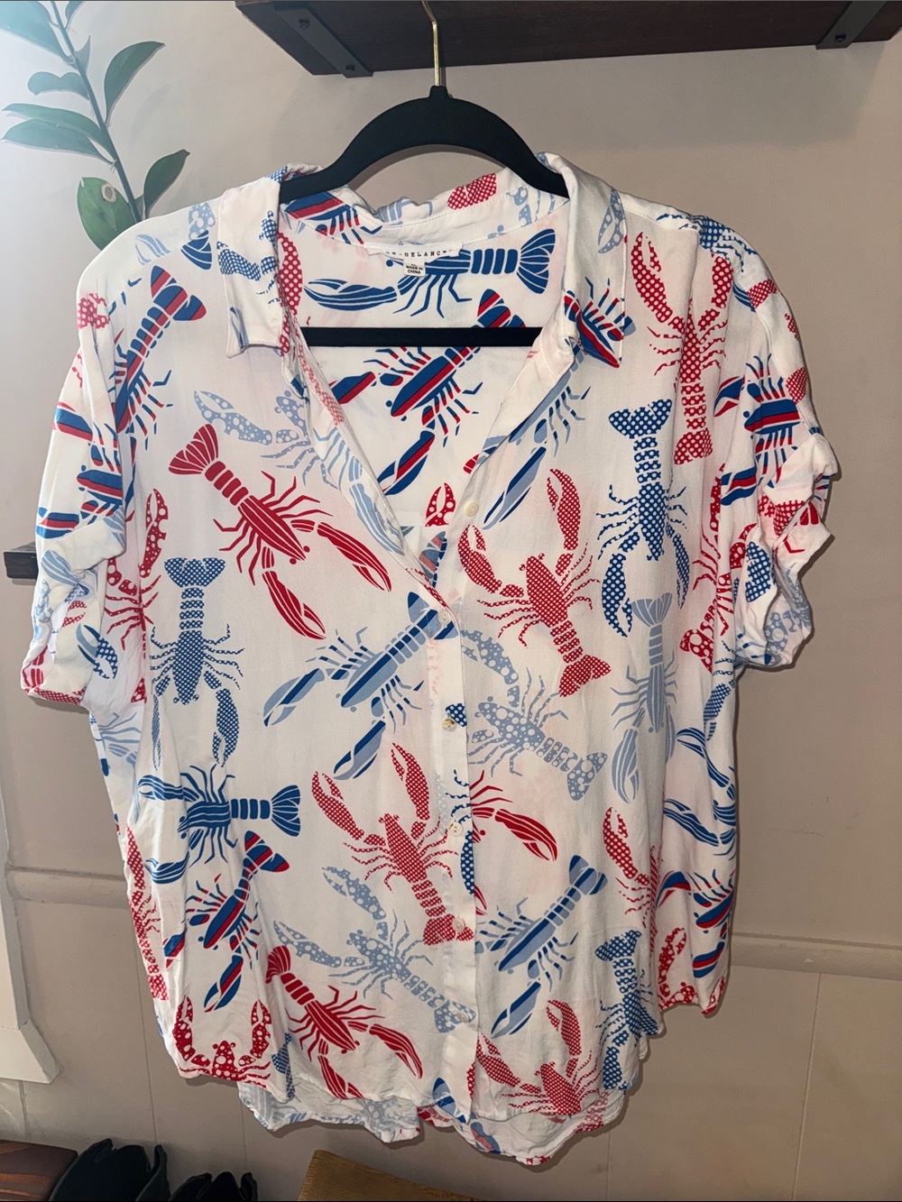 Jane + Delancey Short Sleeve Button Shirt - Red & Blue Lobster Print size XL